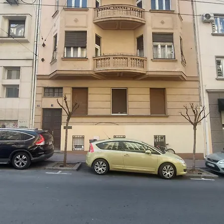 Center Point アパート