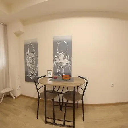 Center Point דירה